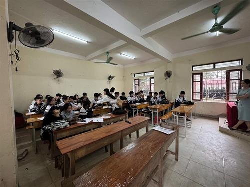 Đoàn tuyển sinh Trường CĐ VHNT Nghệ An tổ chức tư vấn hướng nghiệp, tuyển sinh cho học sinh khối 12 ở Hà Tĩnh