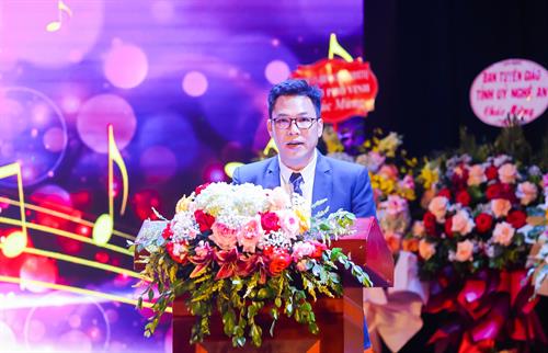 Trường CĐ VHNT Nghệ An tổ chức kỷ niệm 40 năm ngày Nhà giáo Việt Nam, 55 năm thành lập và đón nhận Cờ thi đua của Ủy ban nhân dân tỉnh.