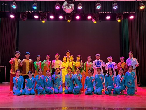 Sự giao thoa giữa nghệ thuật hình thể và dân ca Ví Giặm: Khi thế hệ trẻ gìn giữ bản sắc cội nguồn