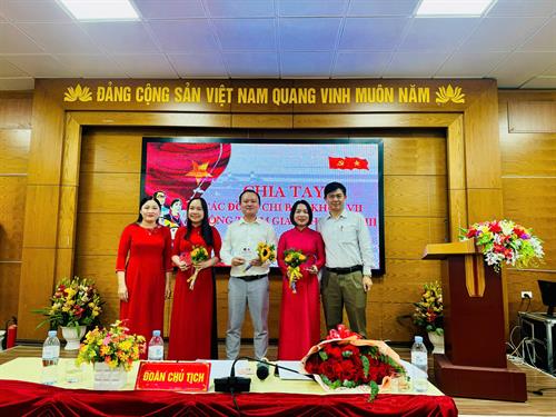 Chi bộ Hành chính, tổng hợp và Học sinh sinh viên tổ chức Đại hội đảng viên nhiệm kỳ 2025 - 2027