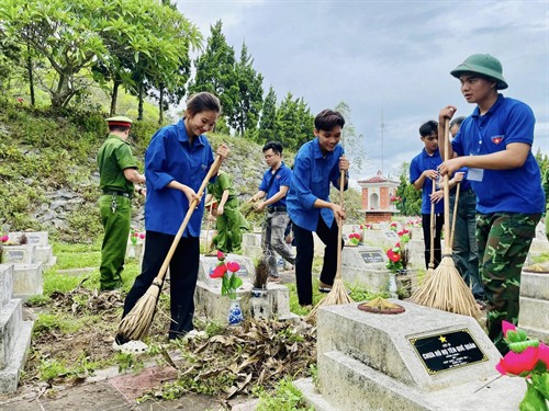 Sôi nổi Chiến dịch tình nguyện hè 2025 của tuổi trẻ Trường Cao đẳng Văn hoá Nghệ thuật Nghệ An tại xã Đại Đồng