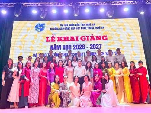 Trường CĐ VHNT Nghệ An hòa cùng sóng trực tiếp lễ khai giảng toàn quốc và vinh danh học sinh, sinh viên xuất sắc