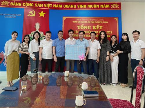 Trường CĐ VHNT Nghệ An tham dự lễ tổng kết công tác thực tập của sinh viên tại Hoàng Mai, Quỳnh Lưu