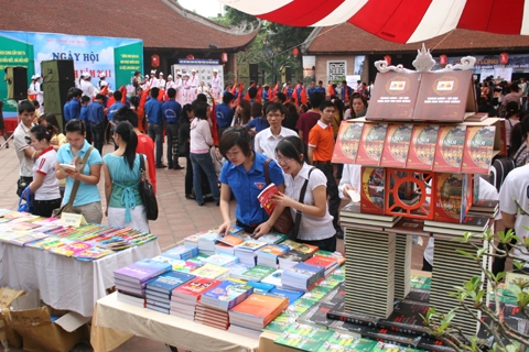 Xây dựng phong trào đọc sách qua Ngày sách Việt Nam